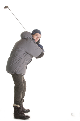 golfer-wearing-full-winter-clothes